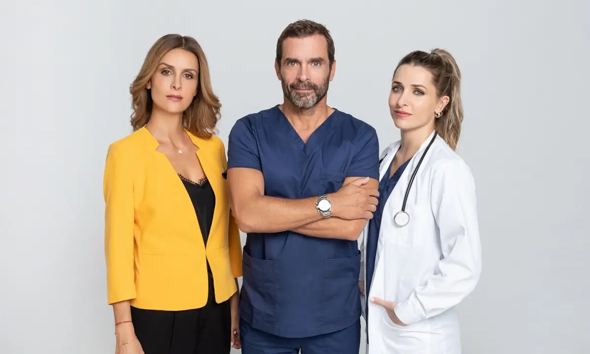 tvneao-giatros-etsi-tha-exelichthi