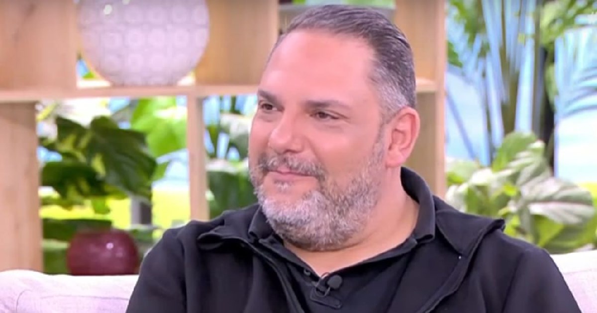 tvneaΣτέλιος-Διονυσίου-Είναι-εύκολο-για-ένα-παιδί-να-διαχειριστεί-το-ότι-ο-μπαμπάς-του-έχει-άλλη-γυναίκα