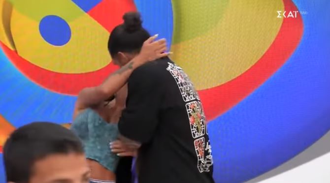 Τα πρώτα καυτά φιλιά στο Big Brother (BINTEO) – Usay.gr