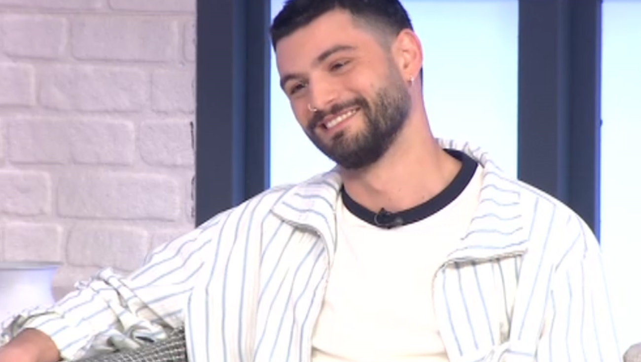 Βασίλης Μηλιώνης: «Οι ερωτικές σκηνές γίνονται σε επαγγελματικό περιβάλλον στα γυρίσματα» | Zappit
