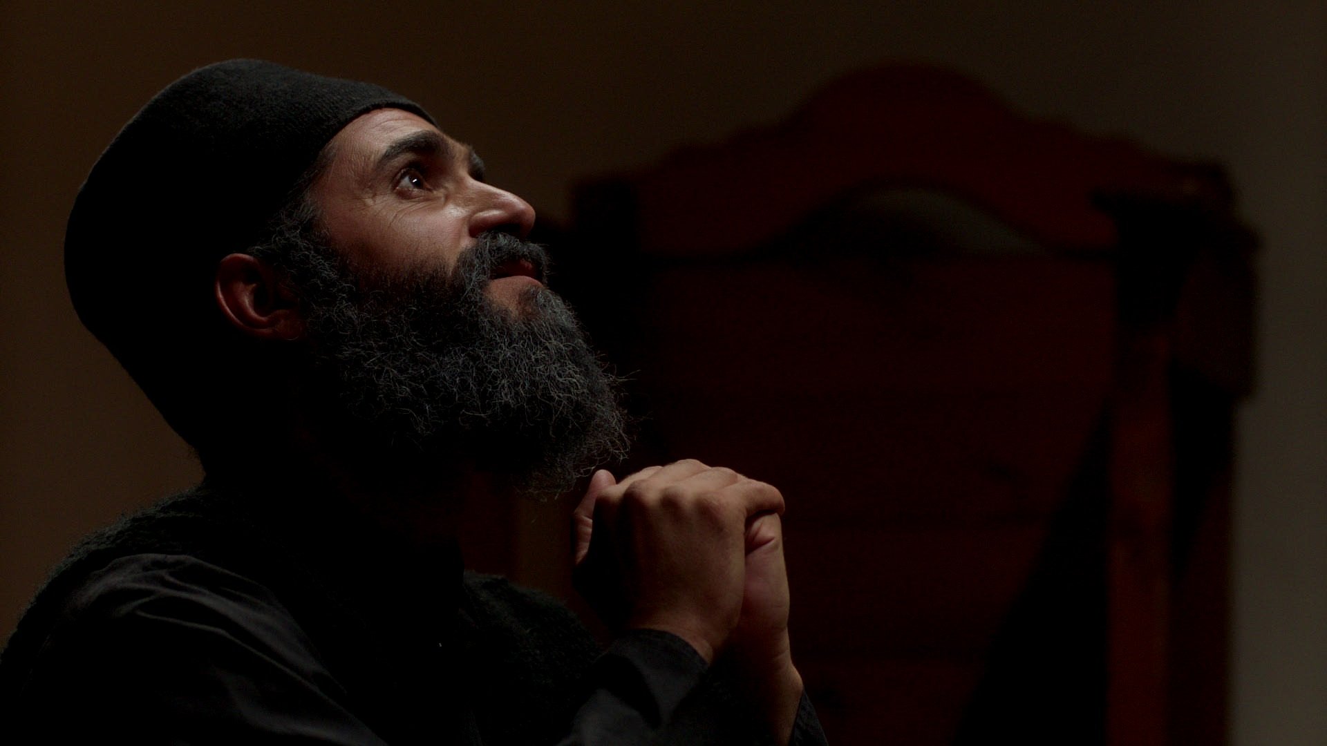 tvneaΖητείται.-άγιος-για-σειρά