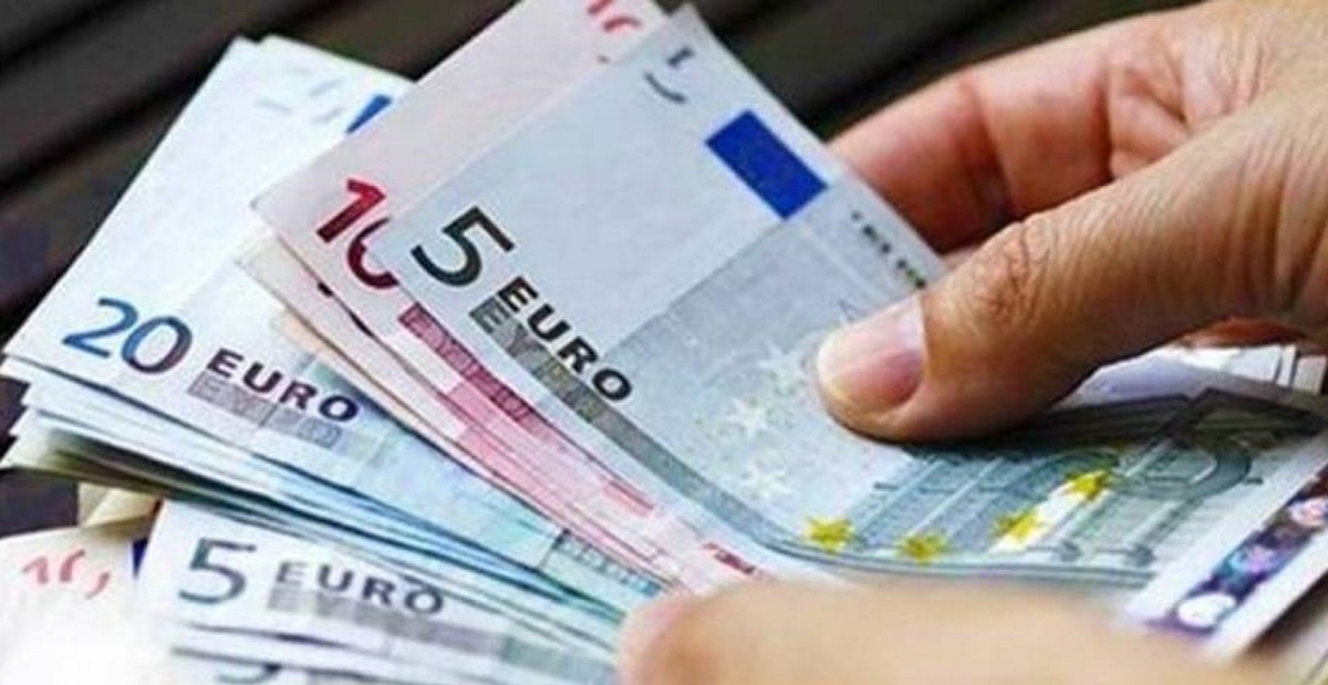 «Τρία χρόνια μου απορρίπτουν αίτηση για τιμητική σύνταξη! Είναι μια επιτροπή συναδέλφων…»