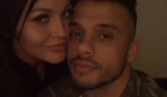 Σκάνδαλο #PowerofLoveGR Bill Σαντριάς – Ζένια Σολδάτου: Φανερώθηκε το κρυφό ζευγάρι. «Ρε ξεδιάντροποι. Ξεφτίλες» Μύλος
