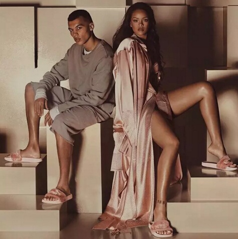 千金难求的Rihanna×Puma毛绒拖鞋，你能驾驭么？