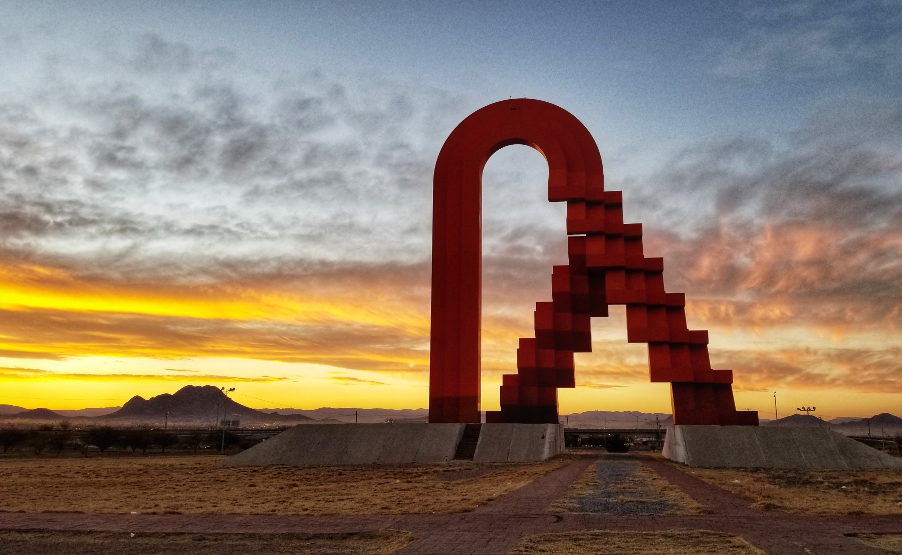 Things to do in Chihuahua Mexico - Chihuahua Gate