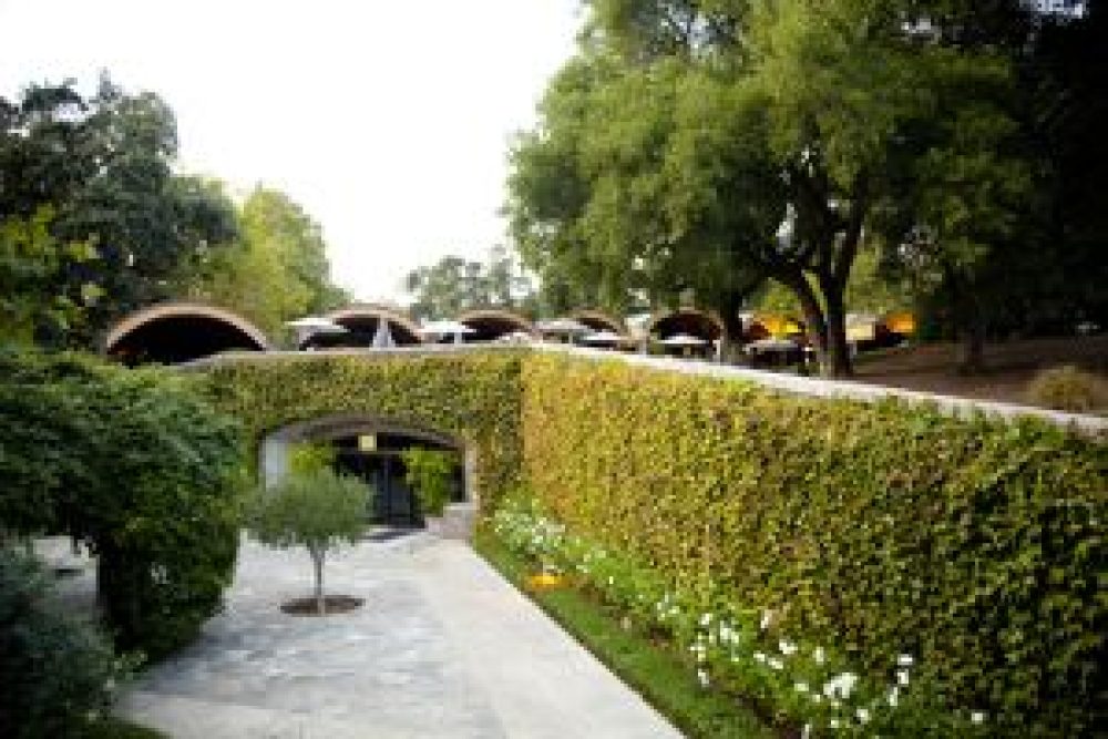 winery_entrance