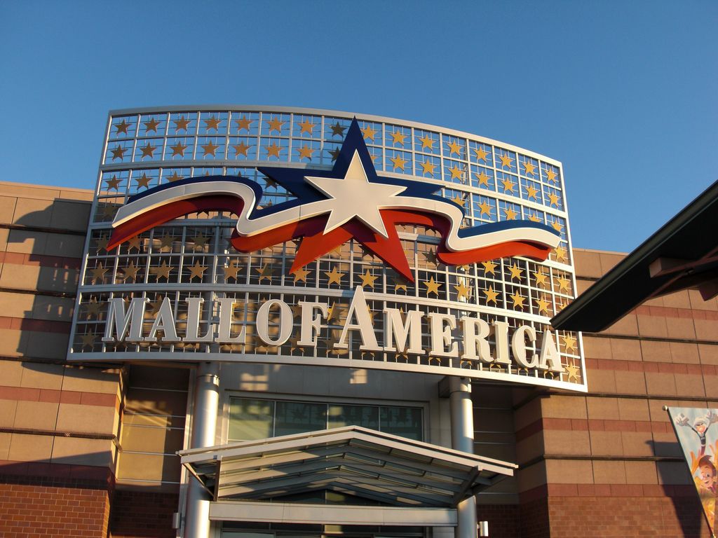 Mall of America: Photo from WikiMedia Commons
