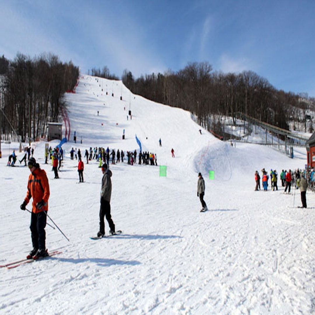 Blue-Mountain-skiing
