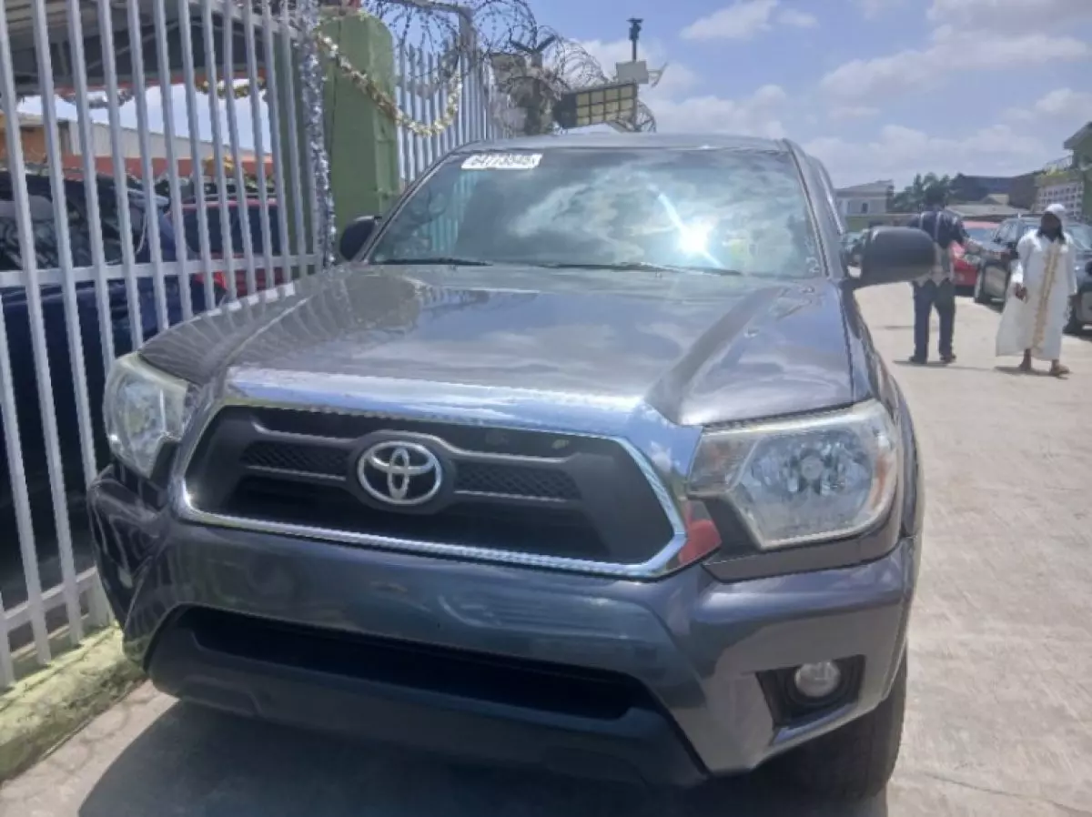 Toyota Tacoma   - 2012