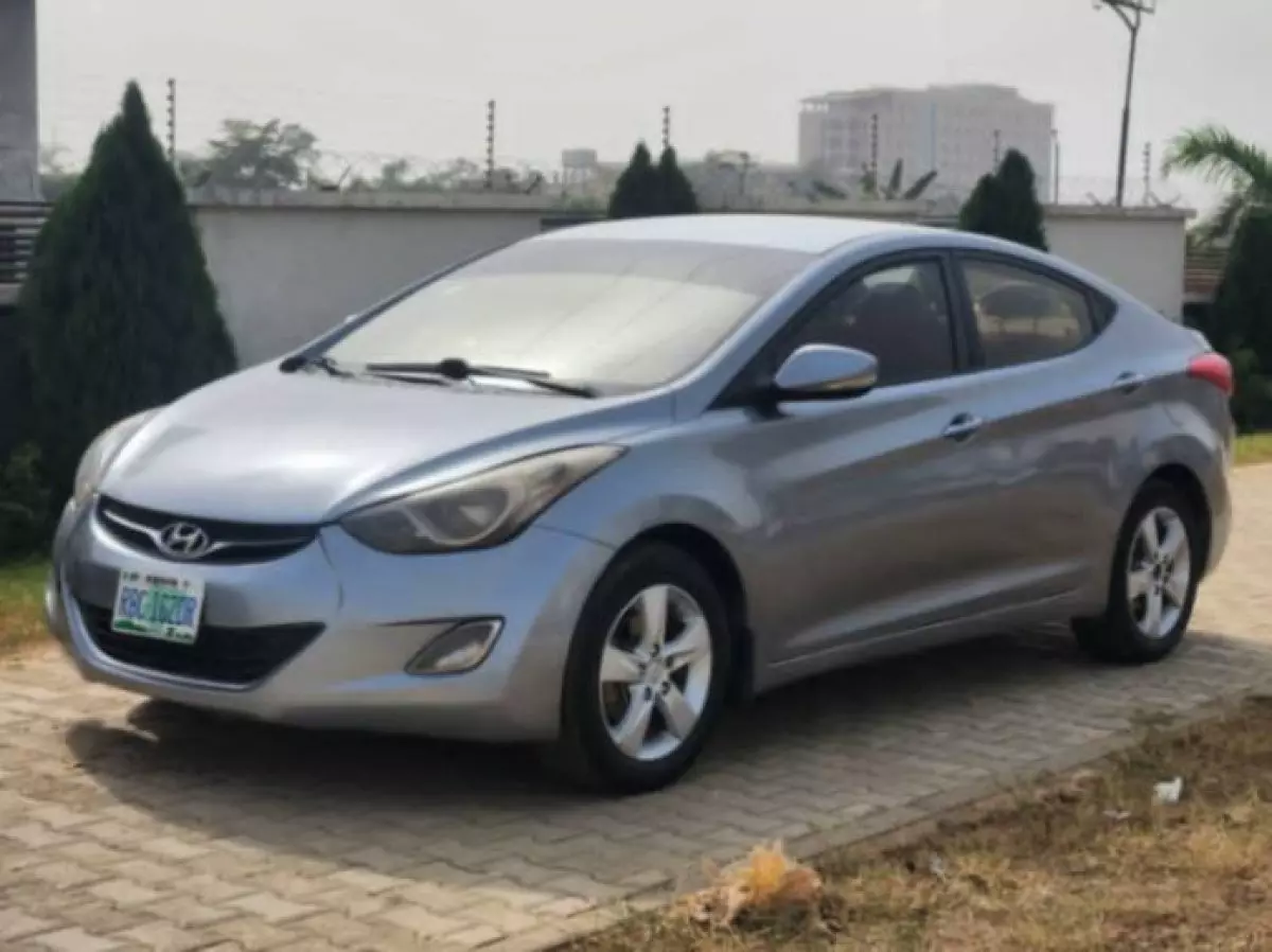 Hyundai Elantra   - 2014