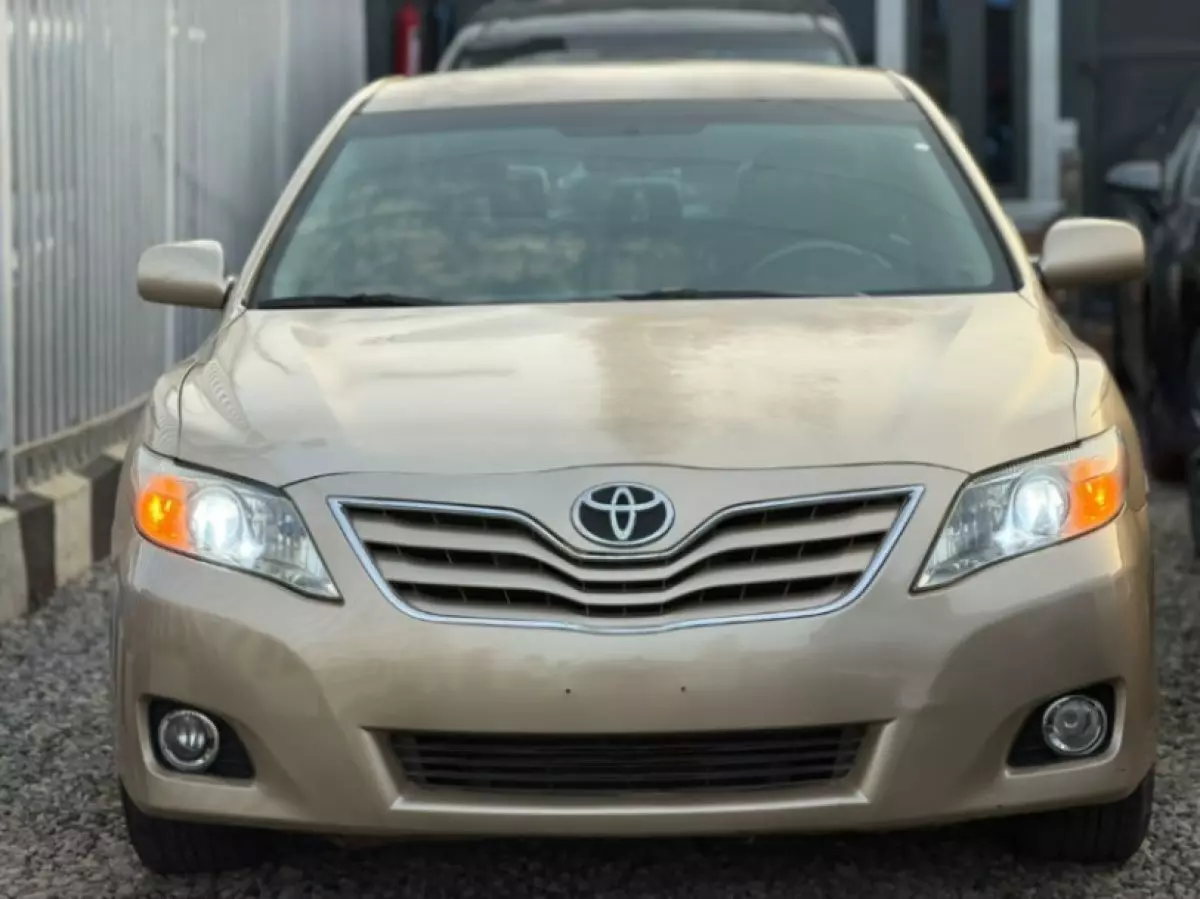 TOYOTA Camry   - 2011