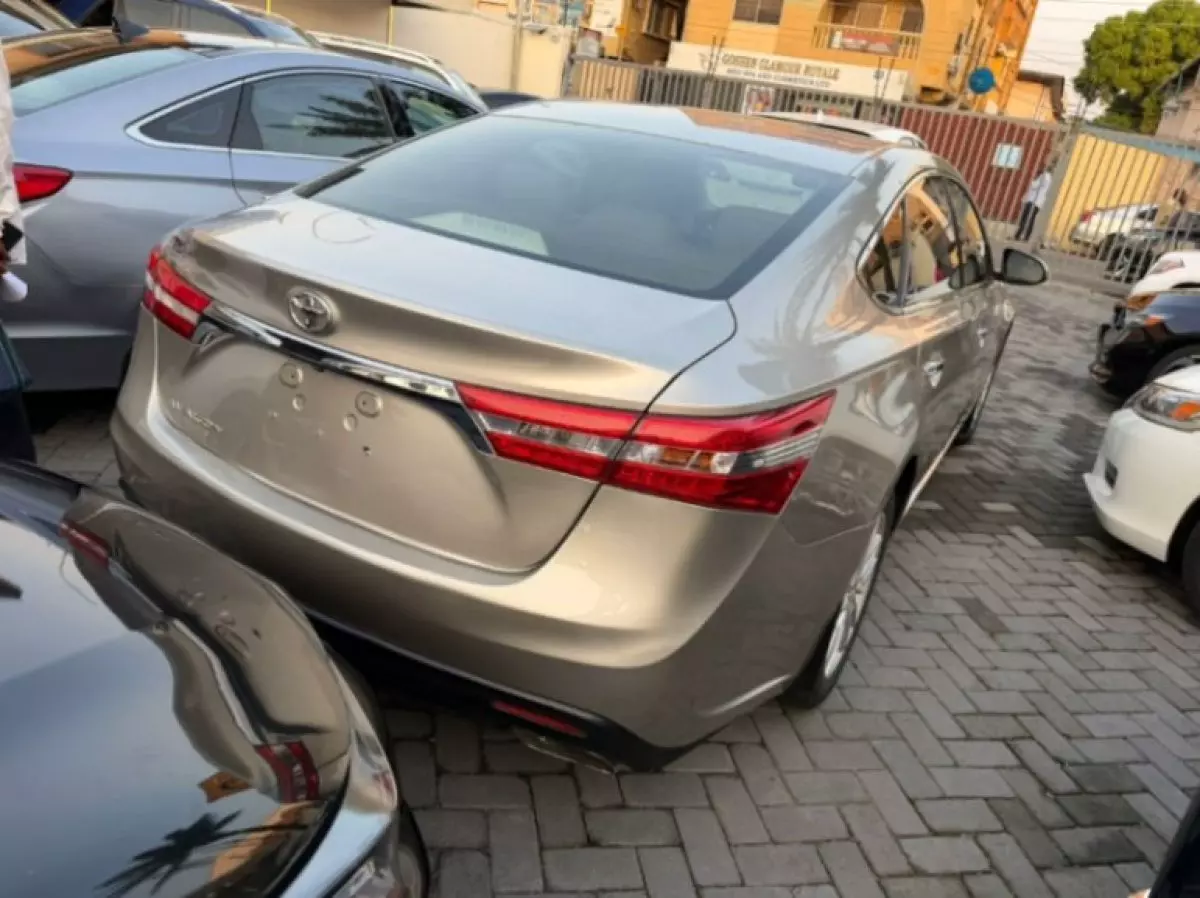 TOYOTA Avalon   - 2013