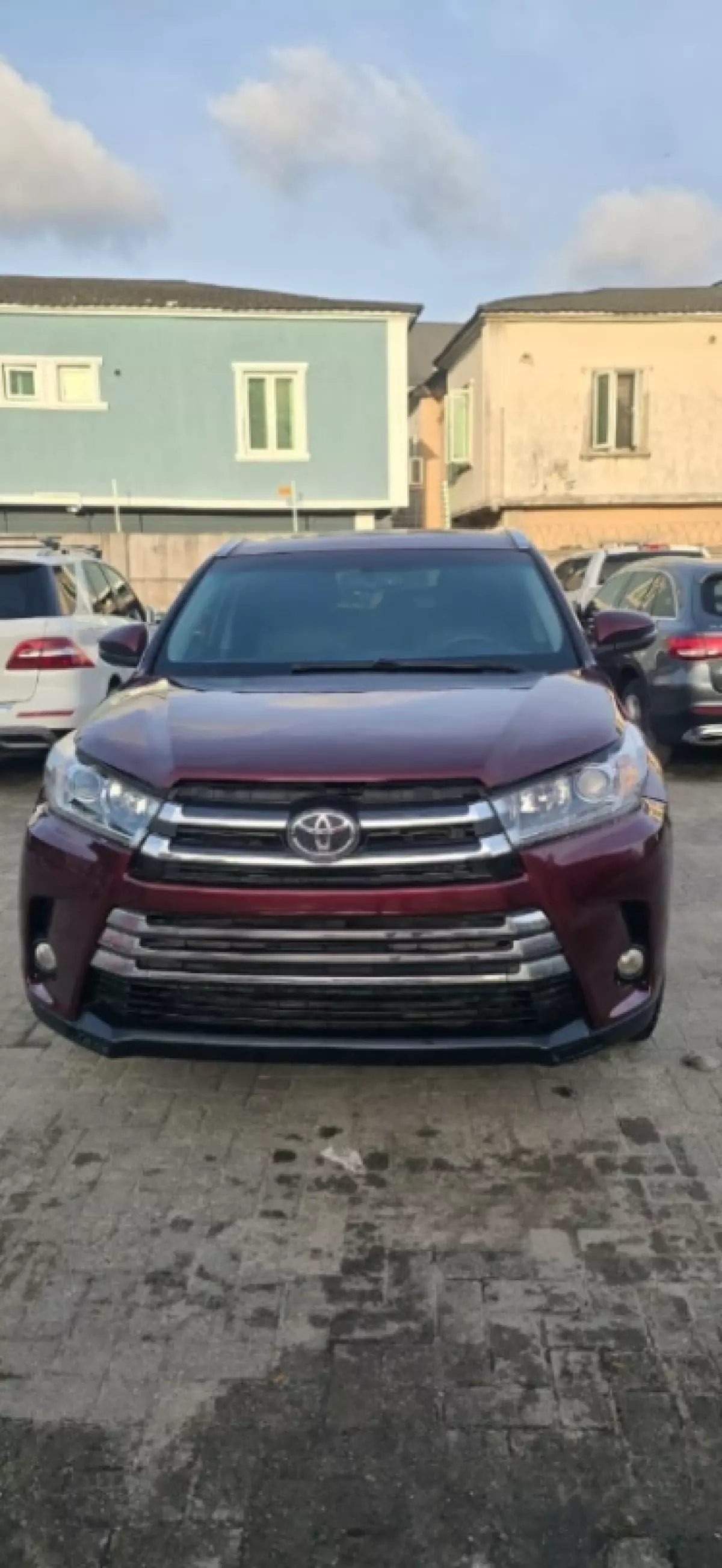 Toyota Highlander   - 2016