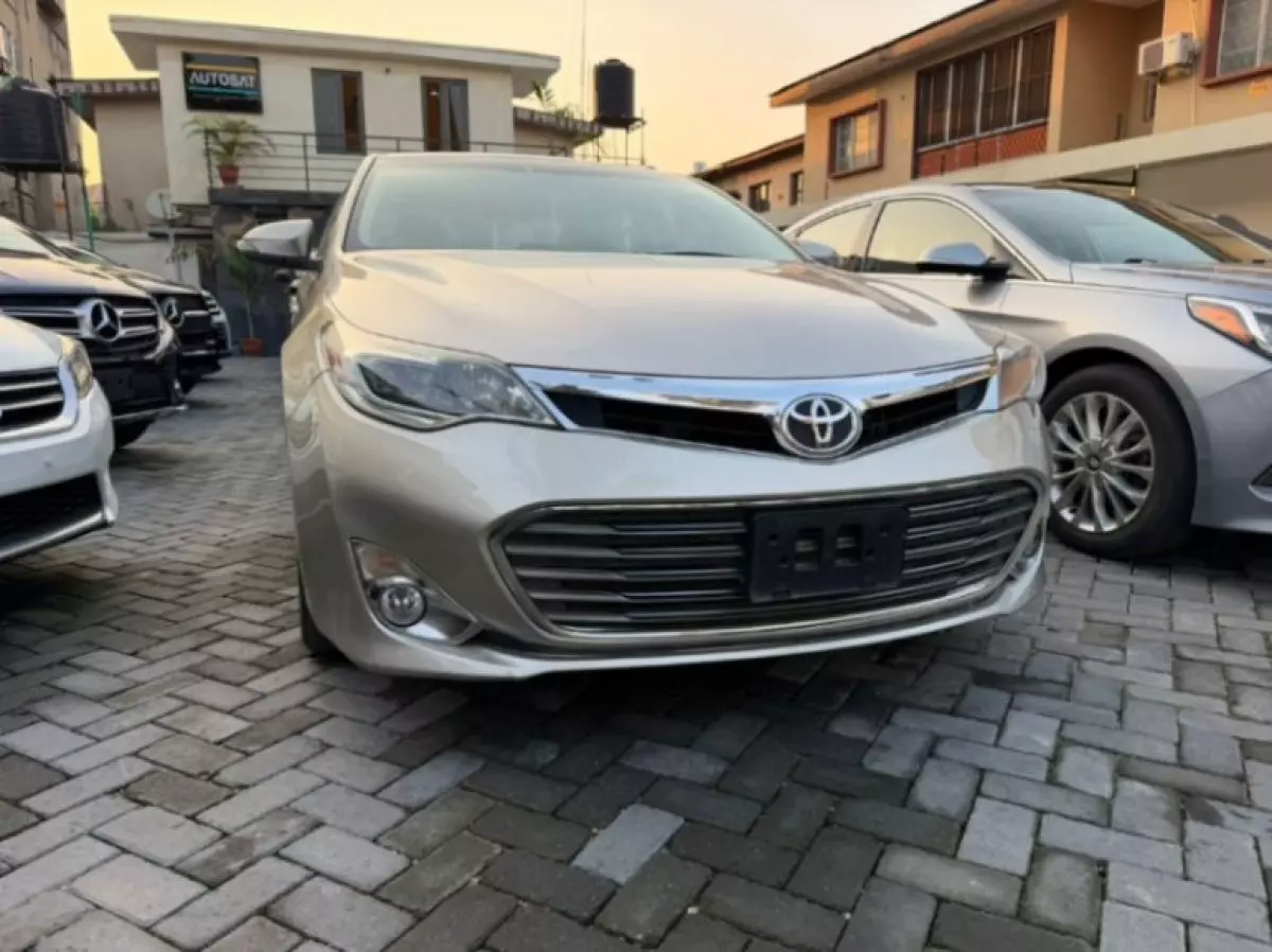 TOYOTA Avalon   - 2013