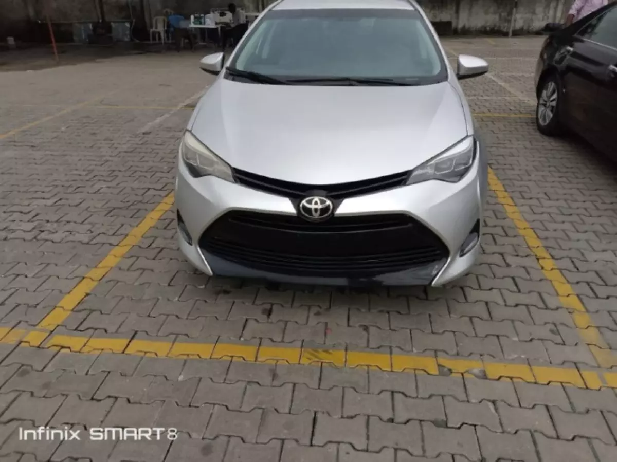 TOYOTA Corolla   - 2015