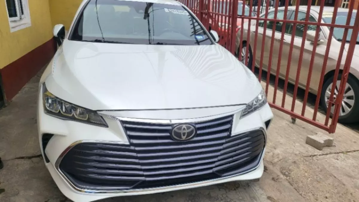 Toyota Avalon   - 2019