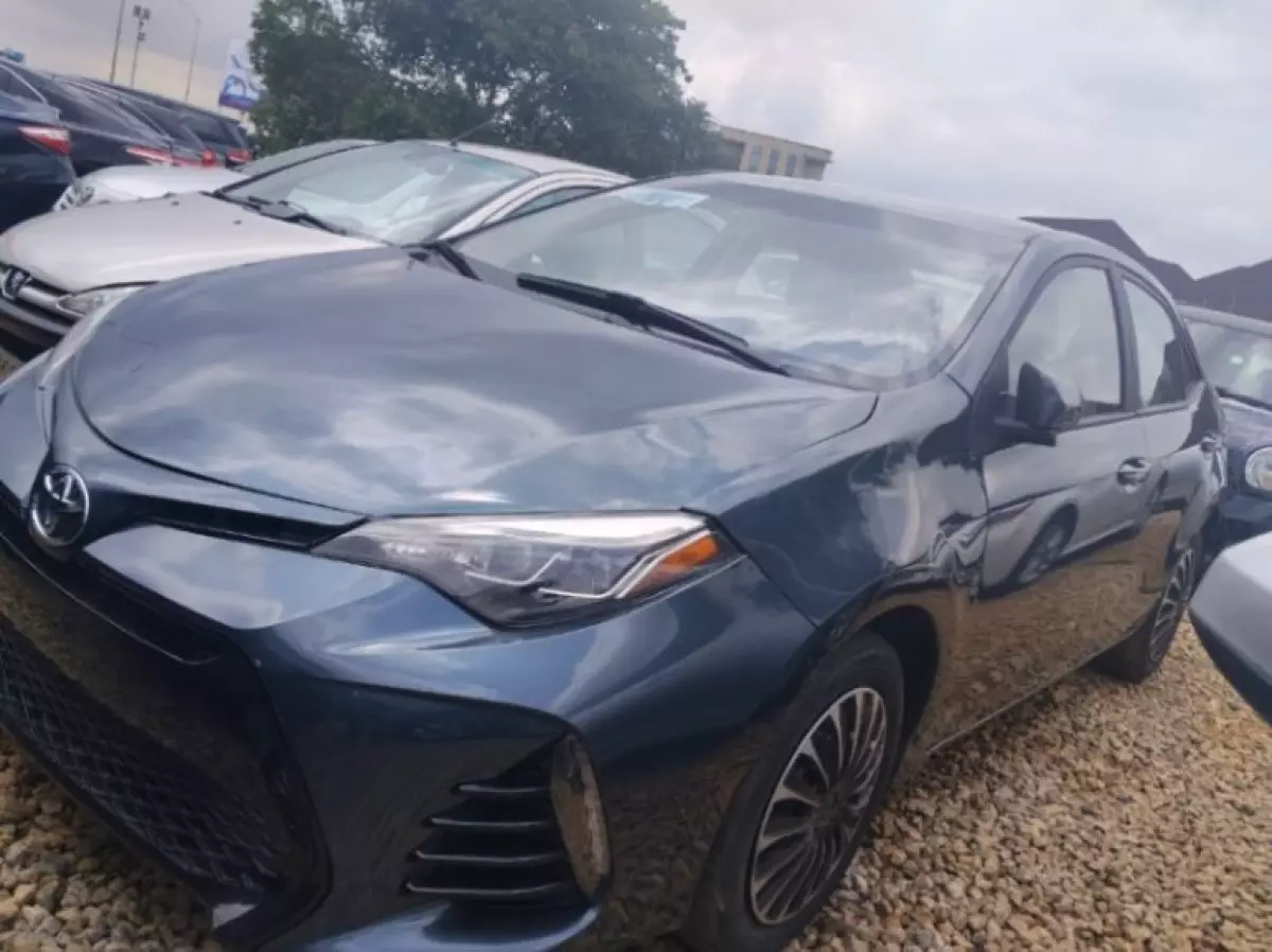 TOYOTA Corolla   - 2015