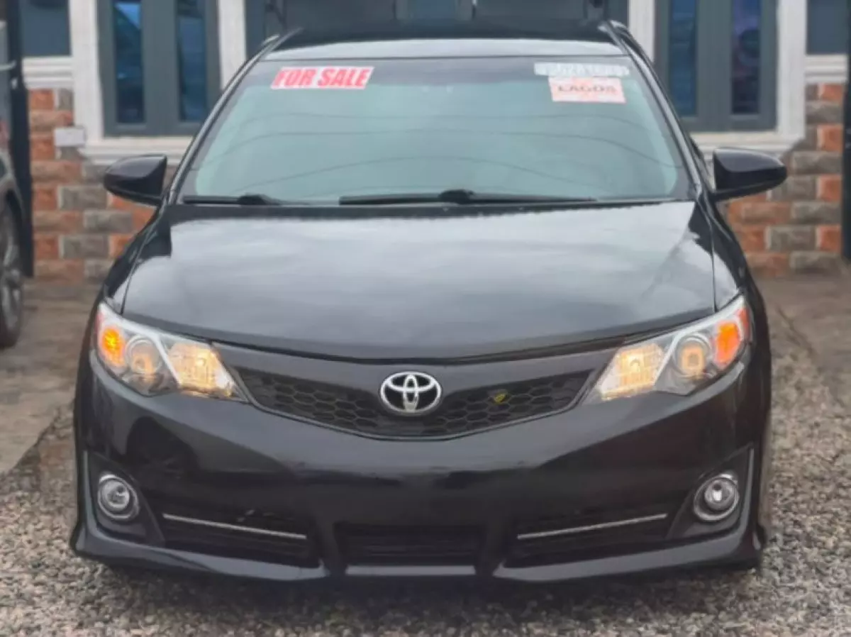 TOYOTA Camry   - 2014