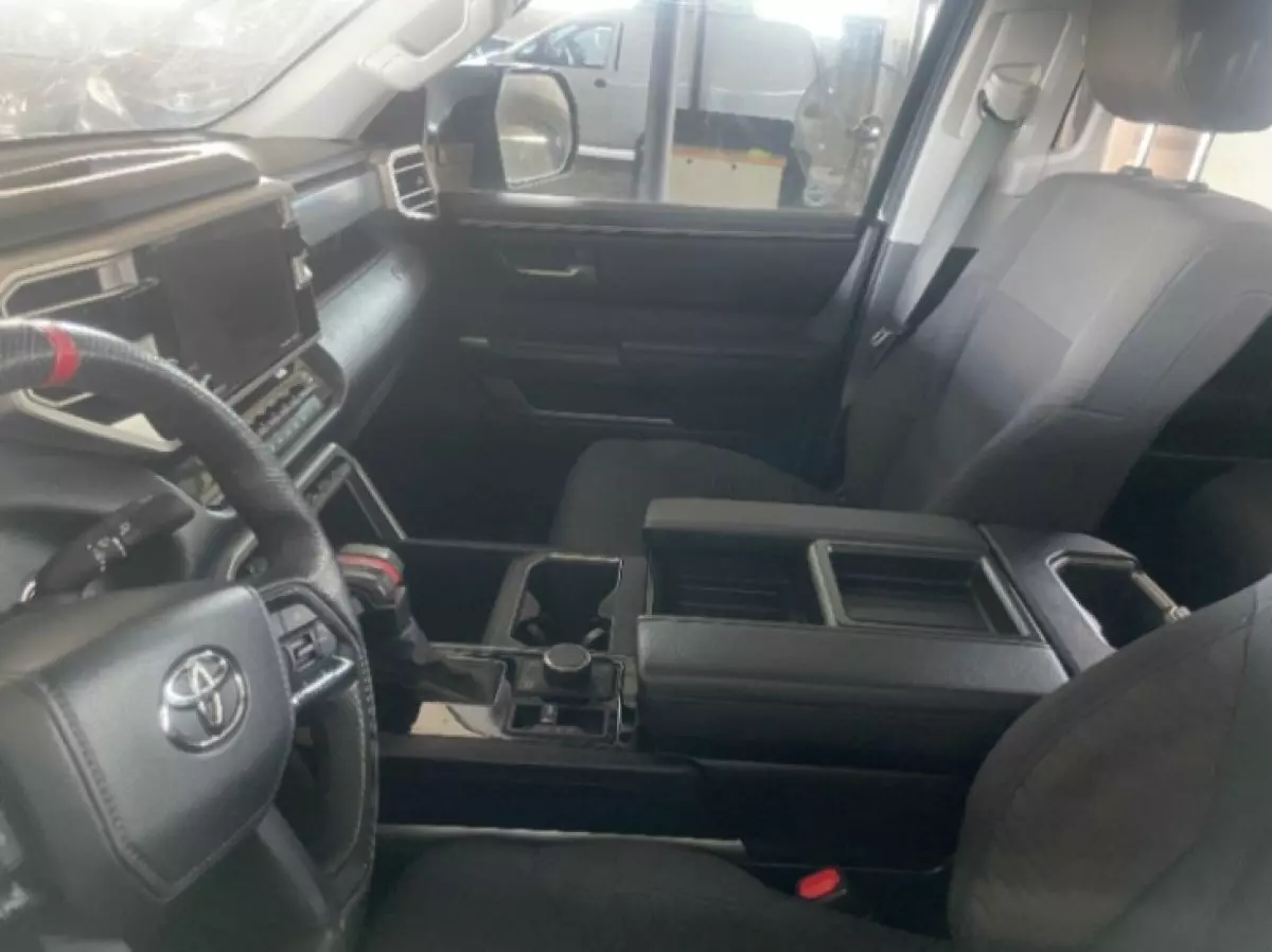 TOYOTA Tundra   - 2022