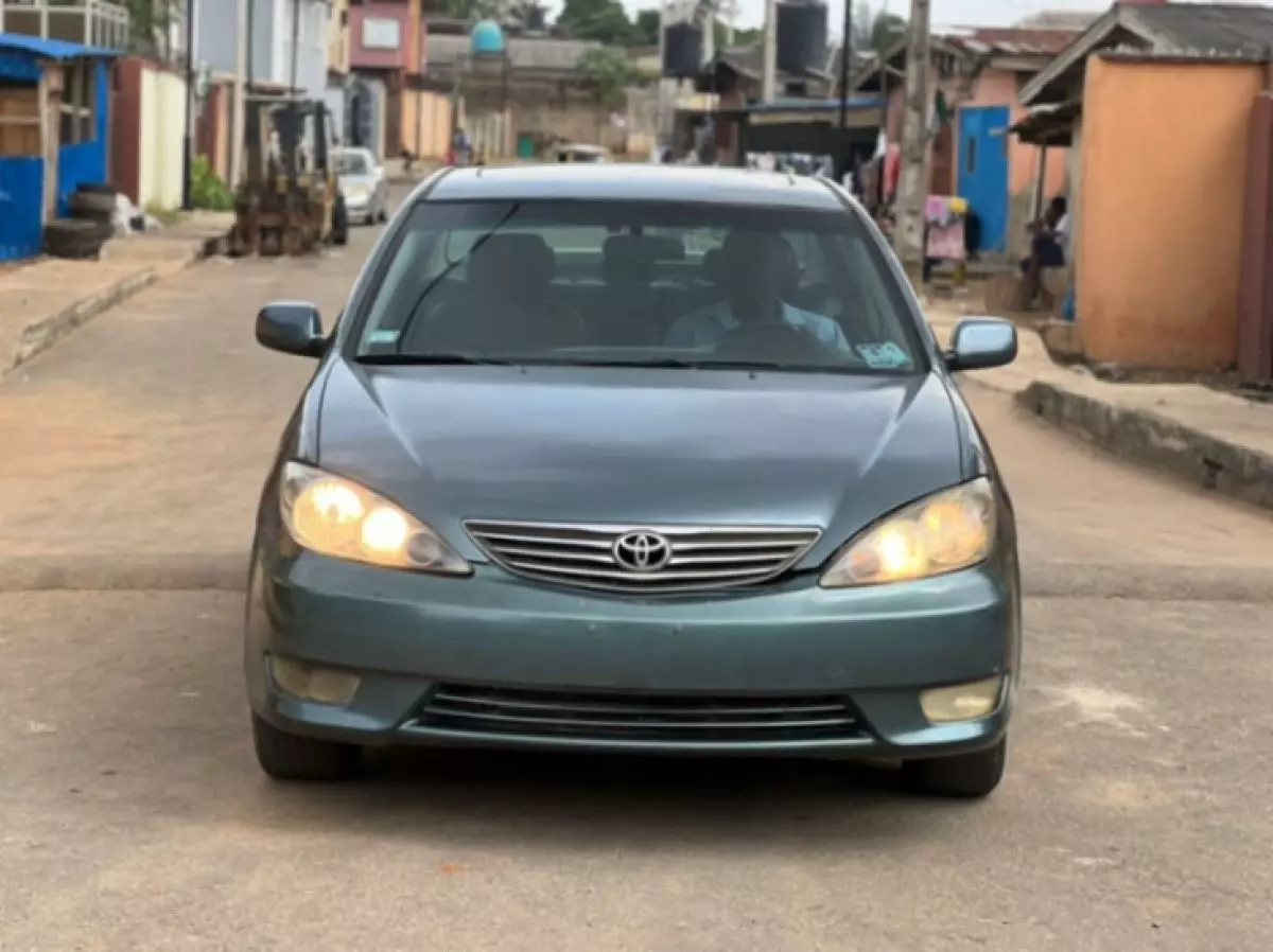 Toyota Camry   - 2002