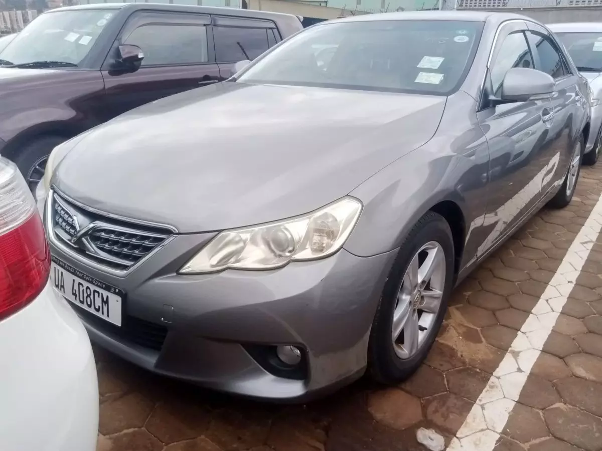 TOYOTA Mark X   - 2010
