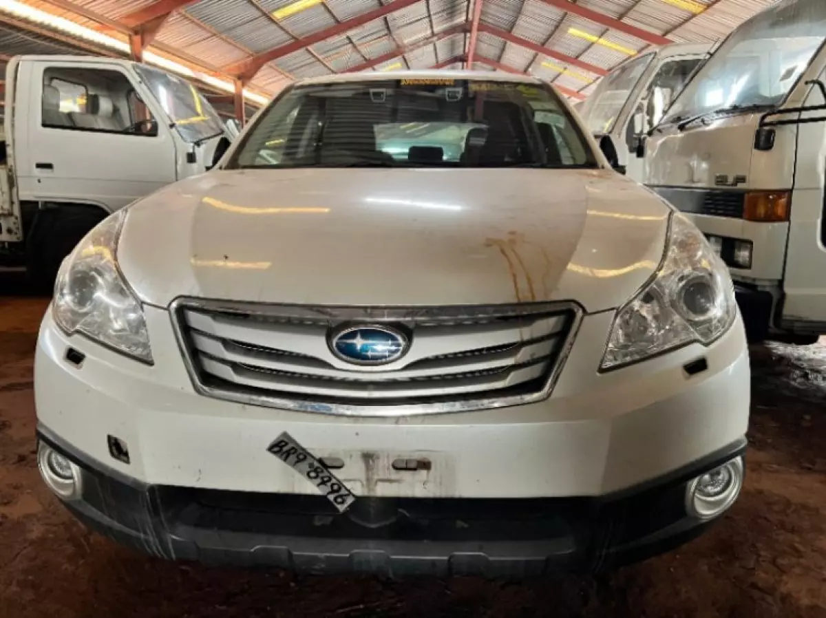 Subaru Outback   - 2012