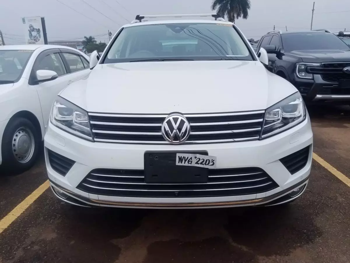 Volkswagen Touareg   - 2016