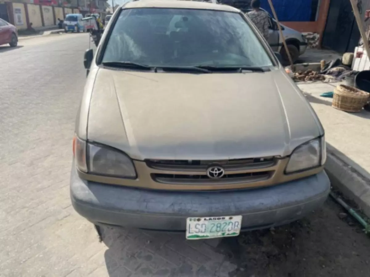Toyota Sienna   - 2002