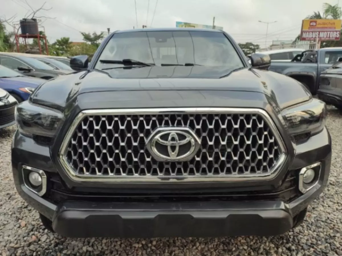 Toyota Tacoma   - 2019