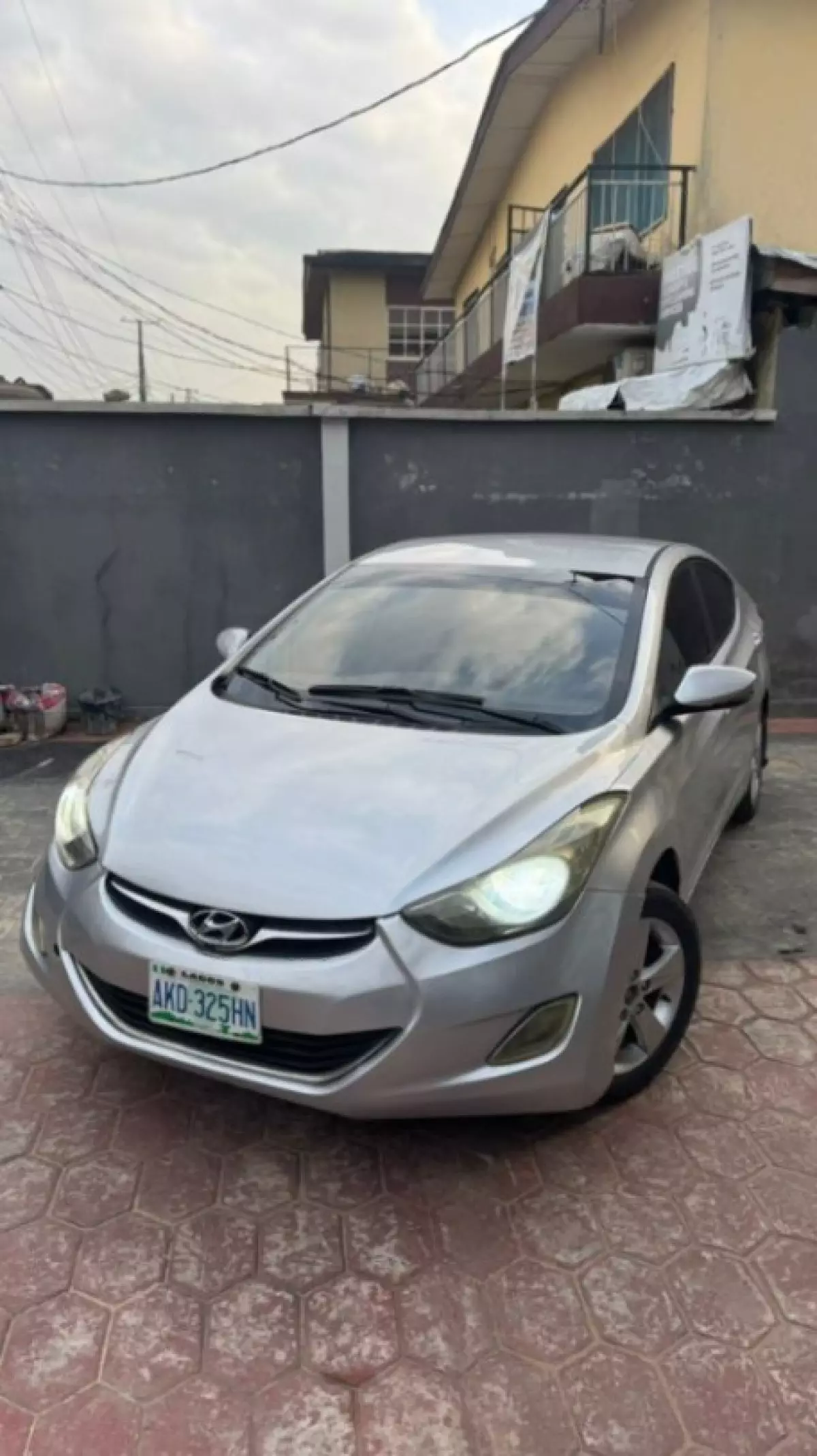 Hyundai Elantra   - 2013