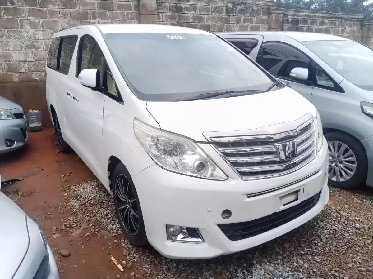 Toyota Alphard   - 2012
