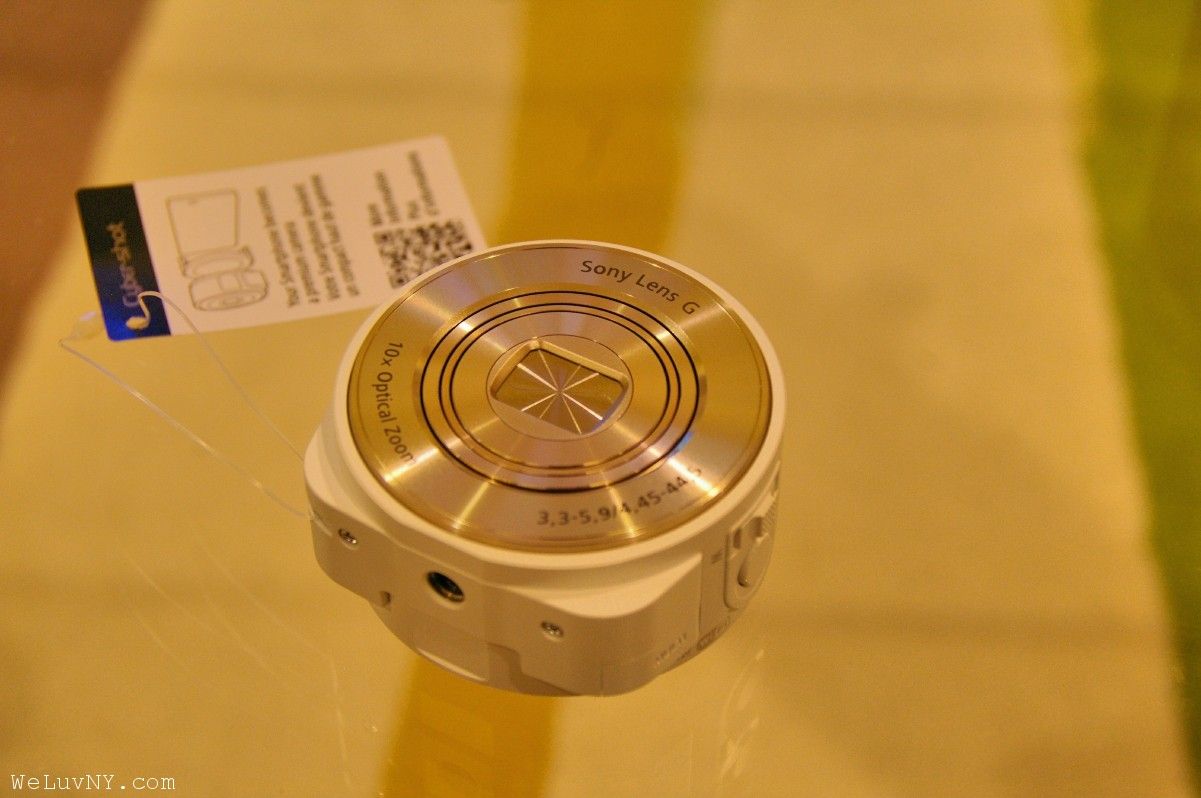 Sony QX-10