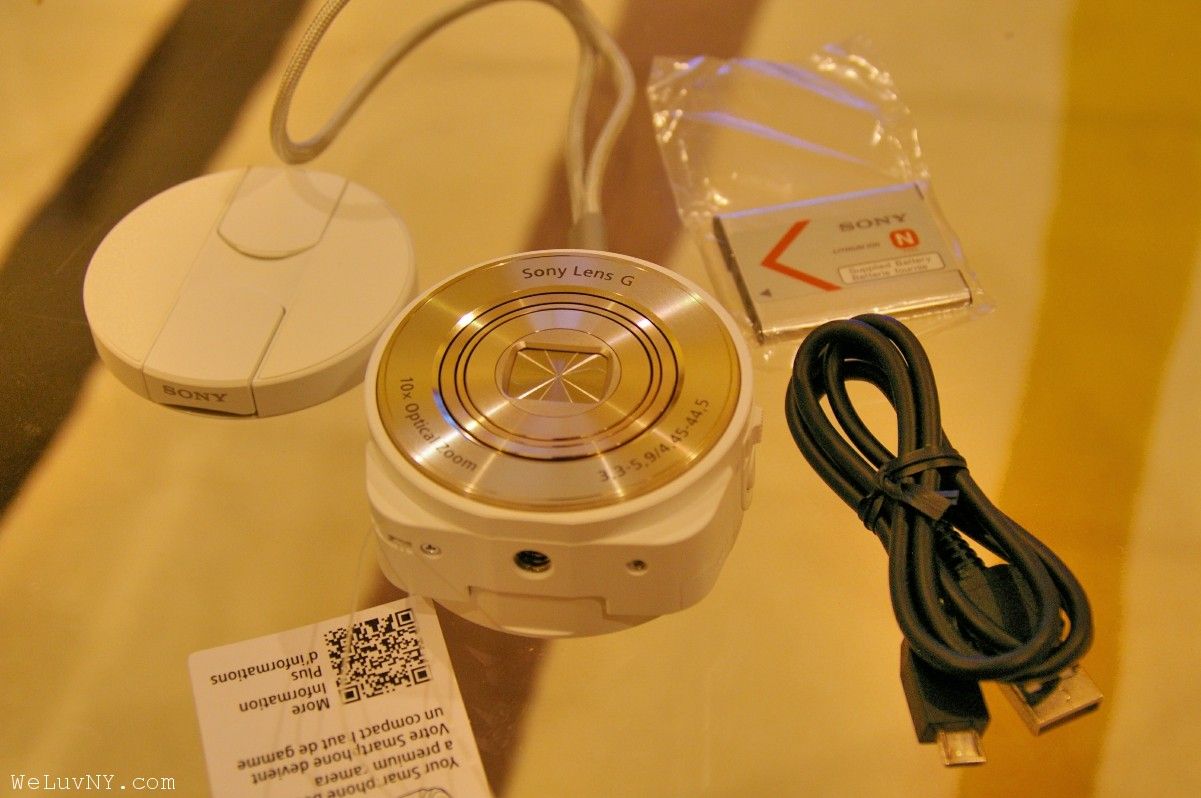 Sony QX-10