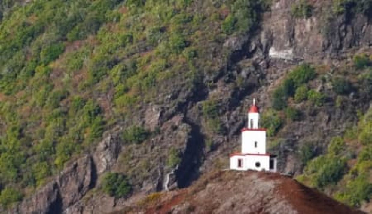 Campanario de la Iglesia de Candelaria en la loma de la montaña de Joapira, cerca del templo, foto de Jorge Miranda CREATIVO