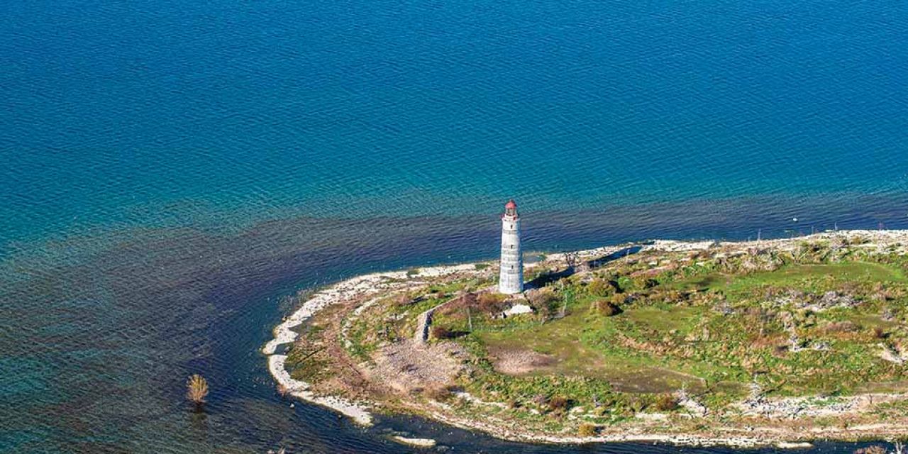 The Nottawasaga Lighthouse – The Light at the End of the Tower