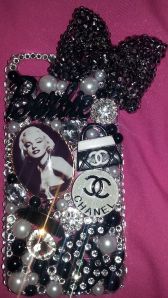 Blinged out cell phone cases make their debut on Cabrini's campus.