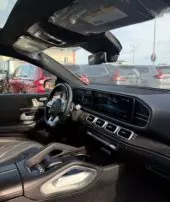interiorFront