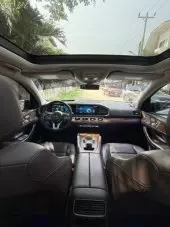 interiorFront