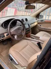 interiorFront