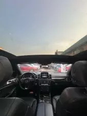 interiorFront