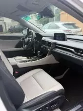 interiorFront