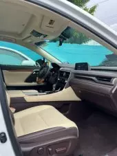 interiorFront