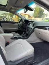 interiorFront