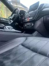 interiorFront