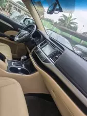 interiorFront