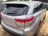 car Right Back