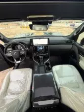 interiorFront