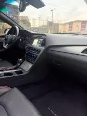 interiorFront