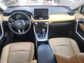 interiorFront