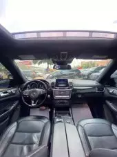interiorFront